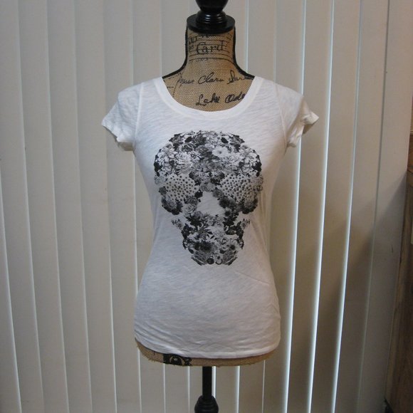 NWT Express white skull graphic tee t shirt top XS extra small - Picture 1 of 6